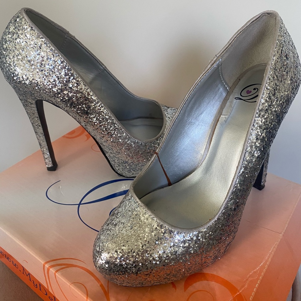 Silver sparkly heels size 5.5